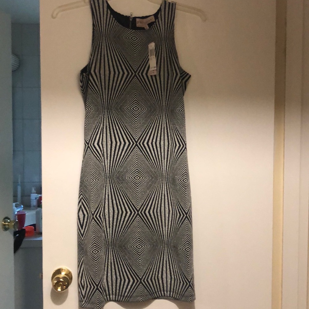 Nice fitting dress!
